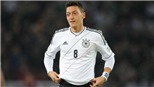 Đức giành vé dự World Cup: Sinh nhật vui buồn lẫn lộn của Mesut Oezil